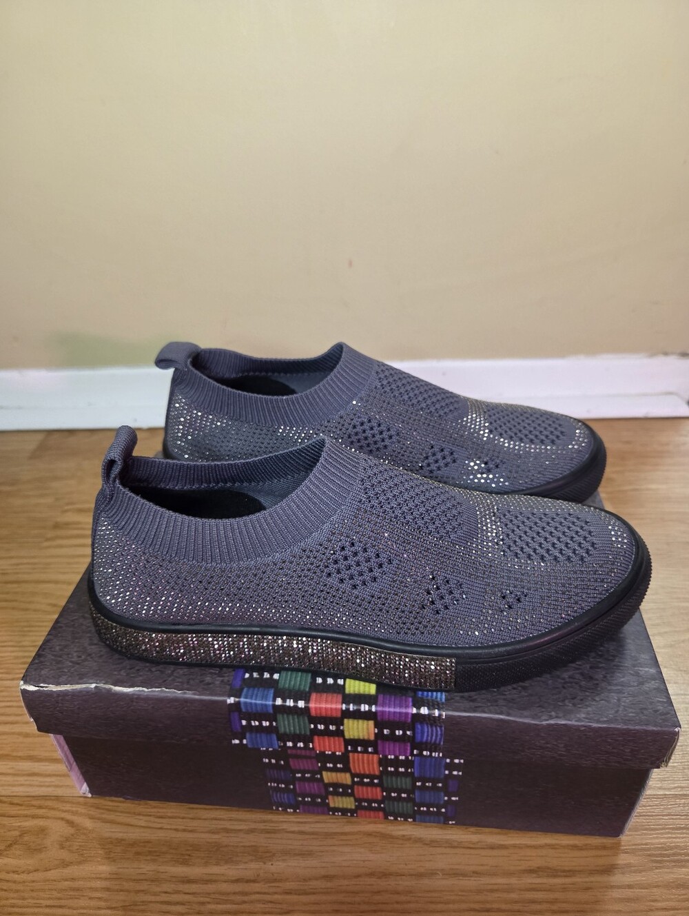 Bernie Mev Glamour Rhinestone Embellished Slip-On Sneakers Grey Sz 39 ( 8.5 - 9) - Picture 3 of 10